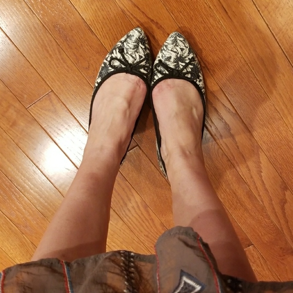 Tahari flats New